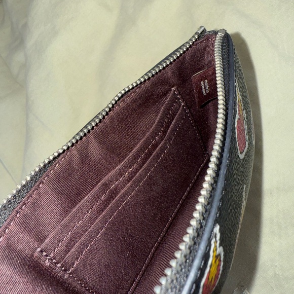 Coach Women's Small Corner Zip Wristlet with Heart Bolt Print (Black Multi) - Picture 3 of 10